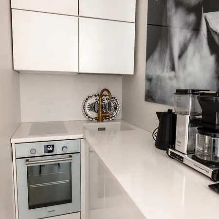 Apartment 2ndhomes Luminous & Modern Studio In The Design District